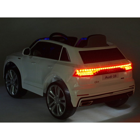 Audi Q8 elektrické autíčko s 2.4G dálkovým ovládáním a stylovým LED osvětlením, ČERVENÉ LAKOVANÉ